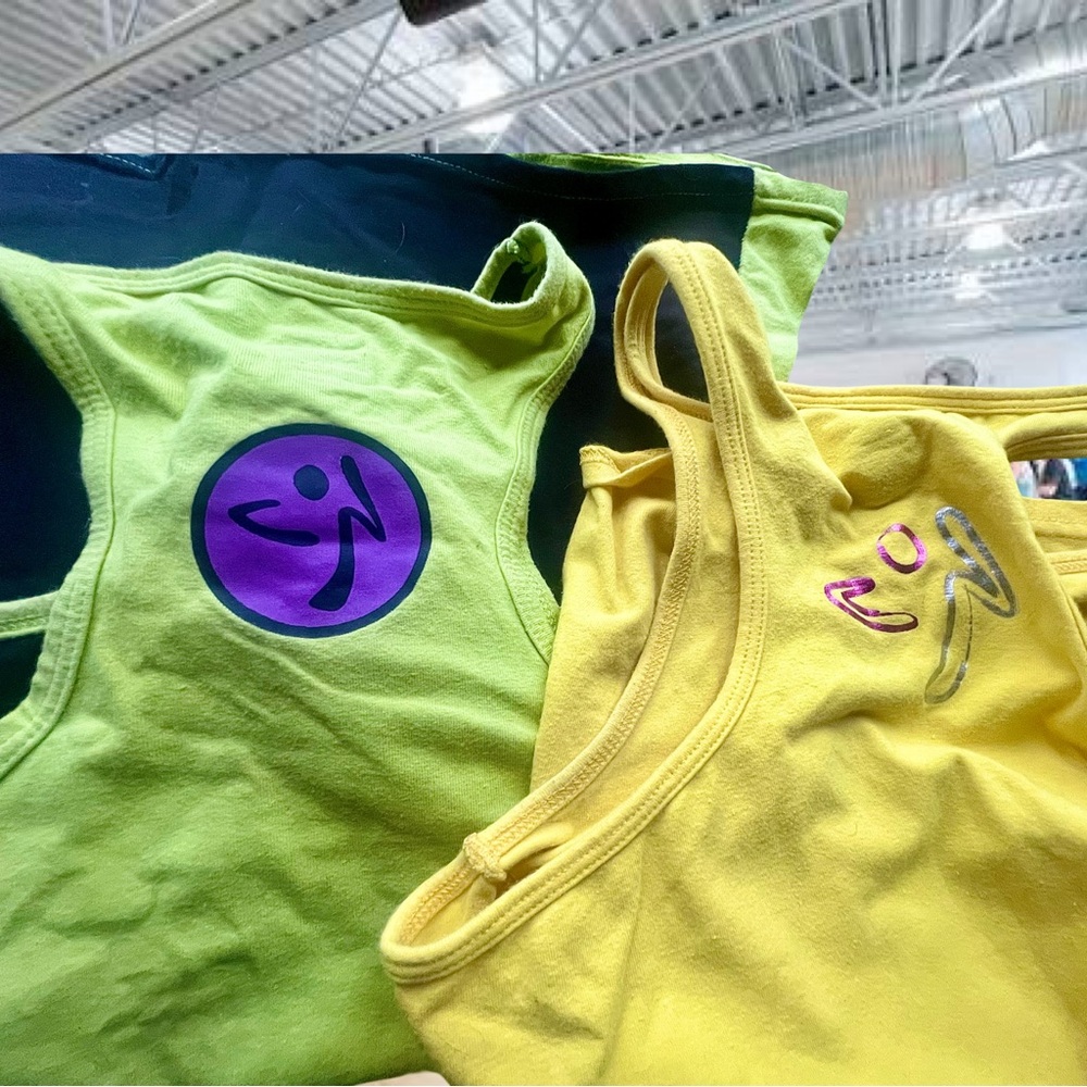Lot of 4 Zumba Tank Tops - Teal, Purple, Yellow, Black/Lime Green Size XXL - Picture 3 of 9